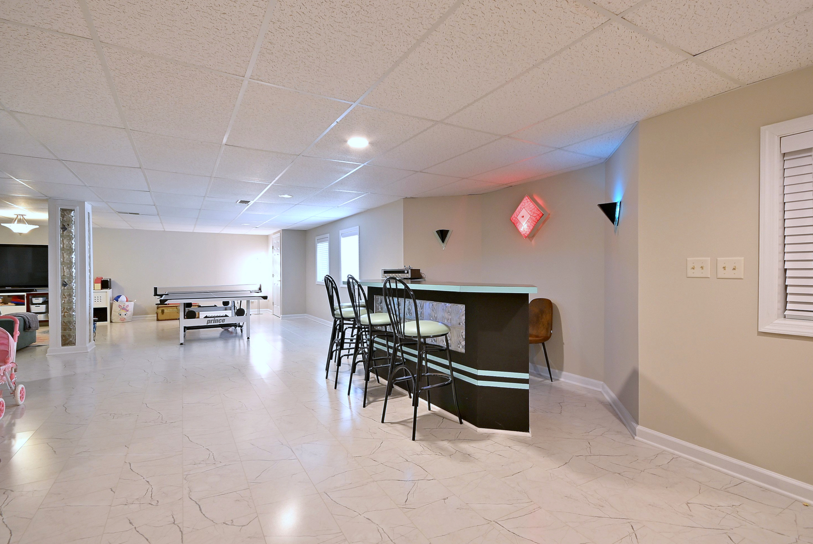 5681 River Park Drive, Libertyville, IL 60048