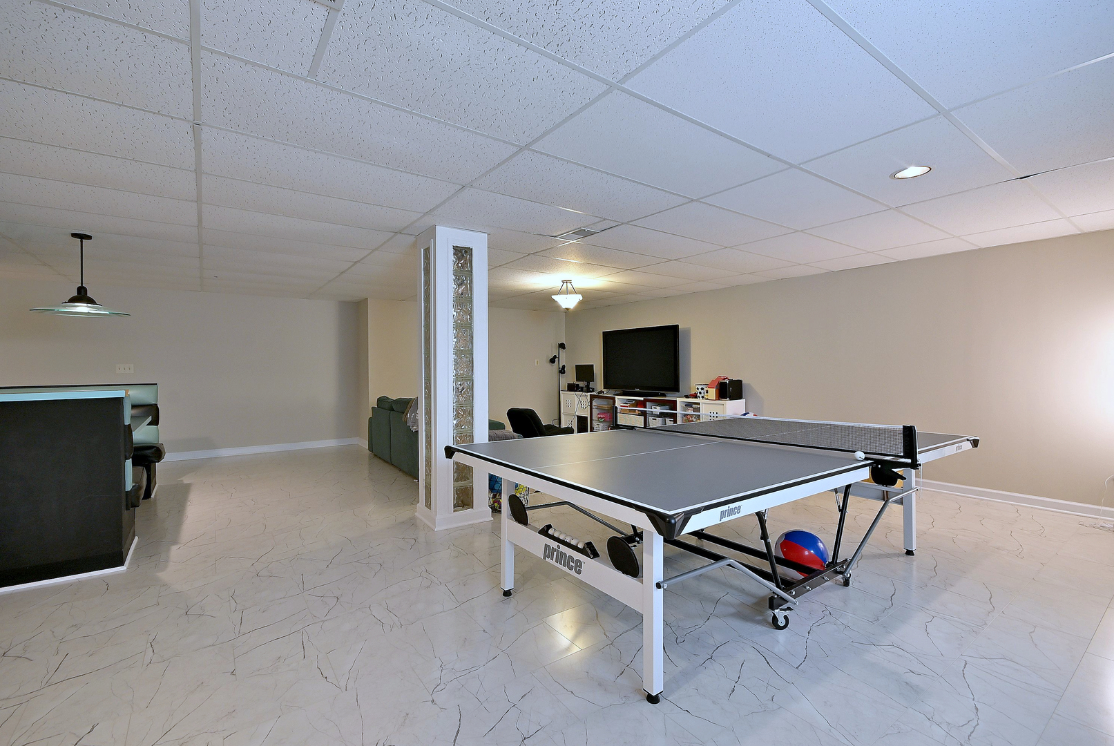 5681 River Park Drive, Libertyville, IL 60048