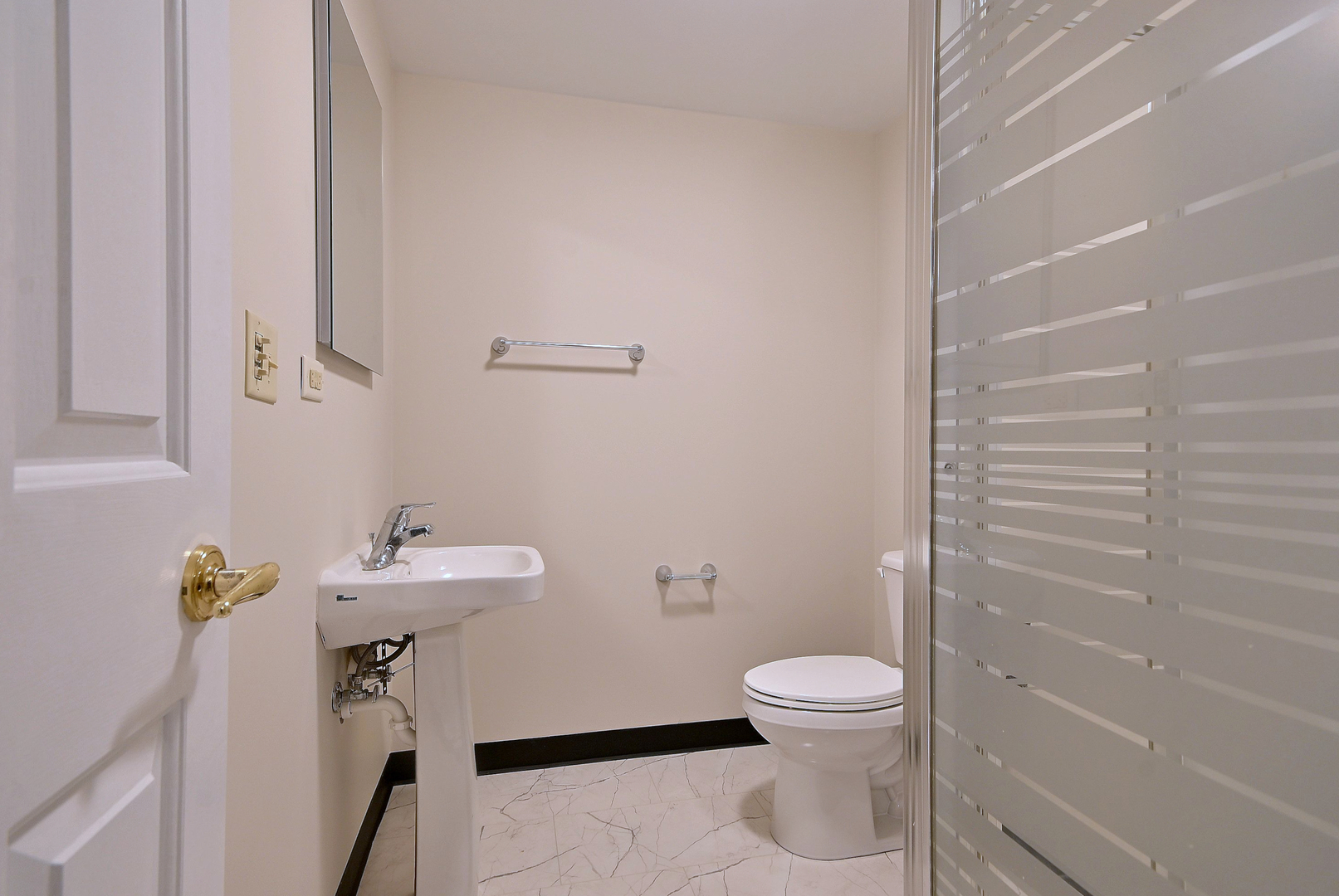 5681 River Park Drive, Libertyville, IL 60048