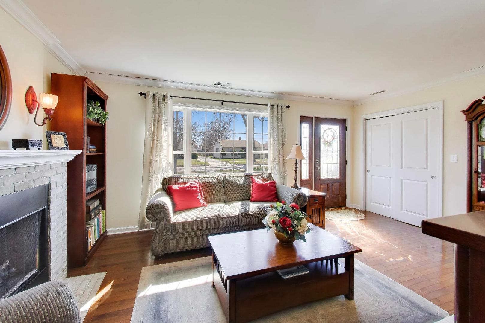 8324 44th Place, Lyons, IL 60534