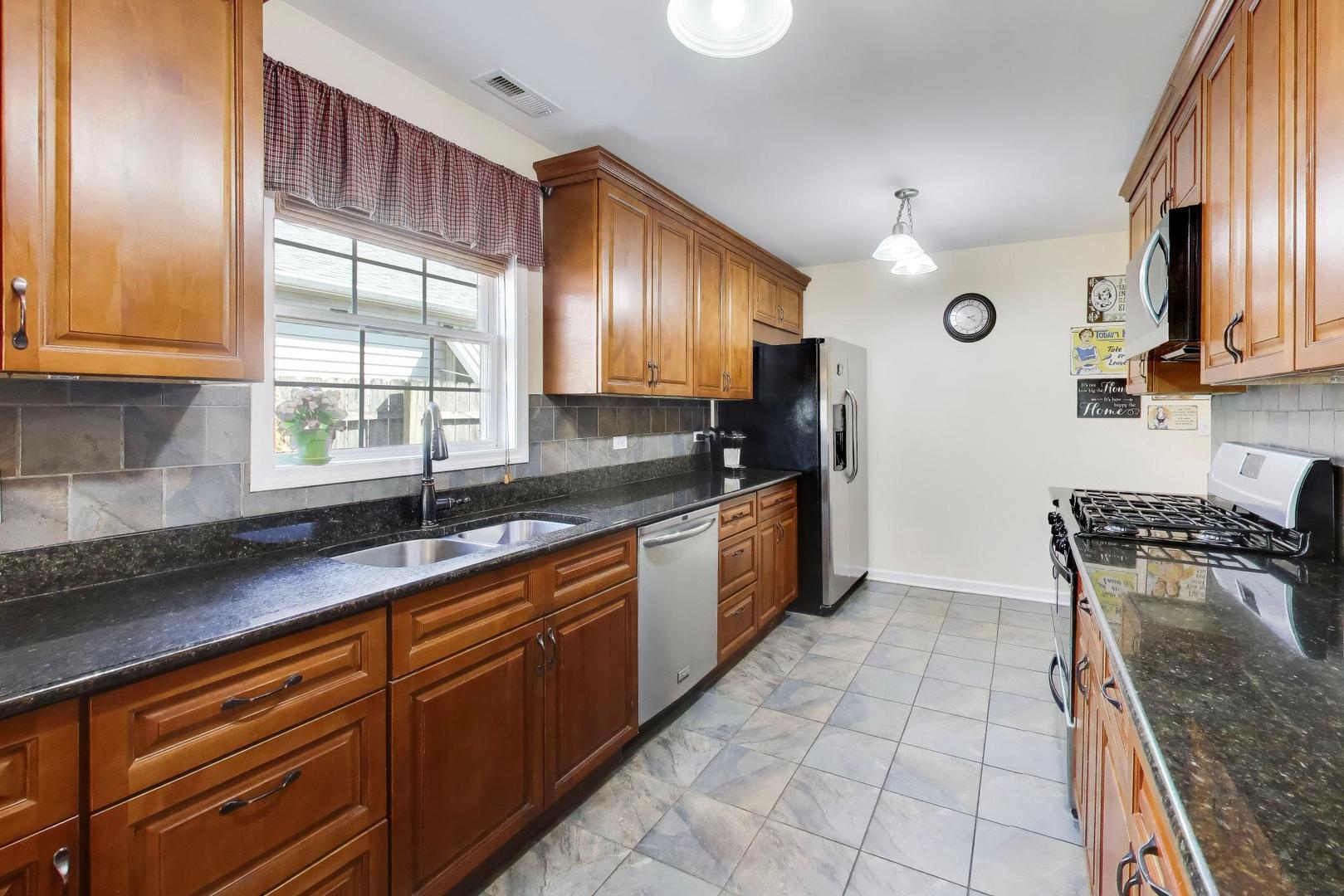 8324 44th Place, Lyons, IL 60534