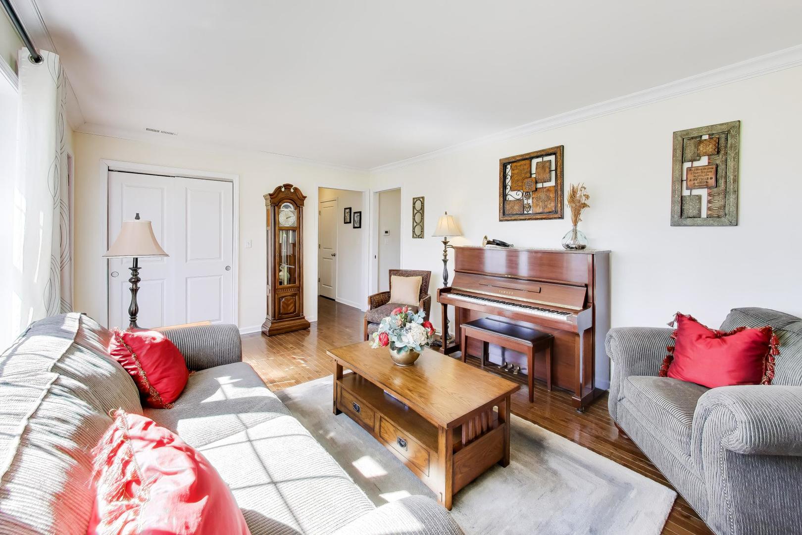 8324 44th Place, Lyons, IL 60534