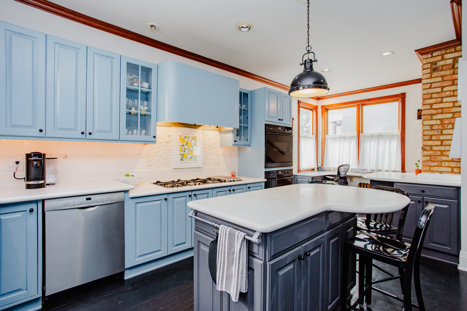 108 Wesley Avenue, Oak Park, IL 60302