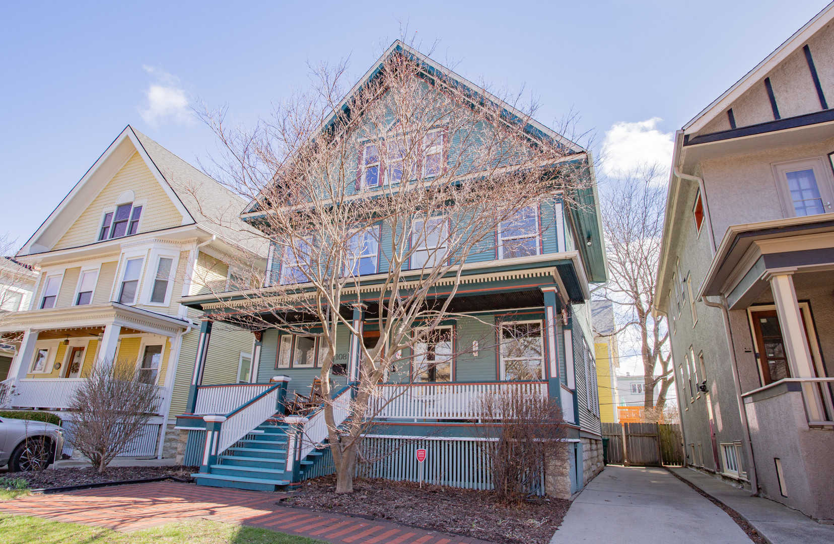 108 Wesley Avenue, Oak Park, IL 60302