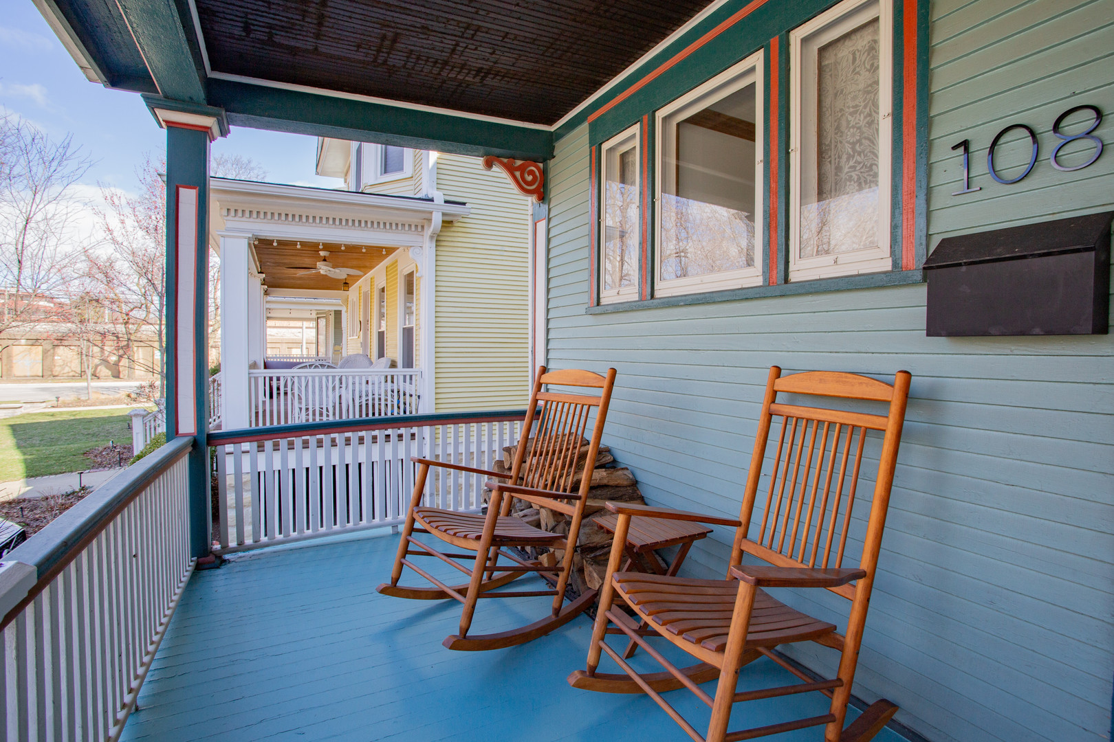 108 Wesley Avenue, Oak Park, IL 60302