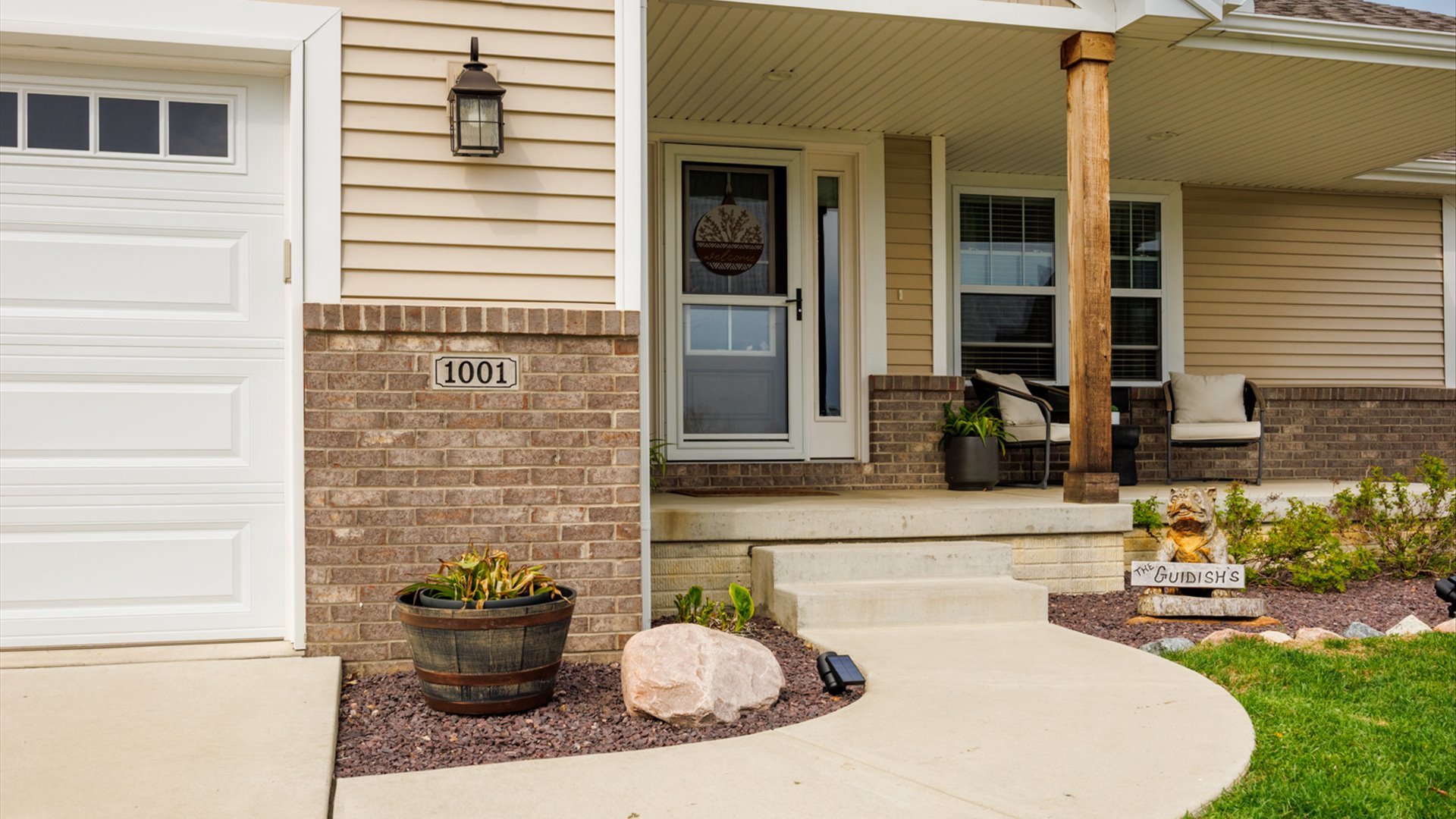 1001 Bach Drive, Bloomington, IL 61704