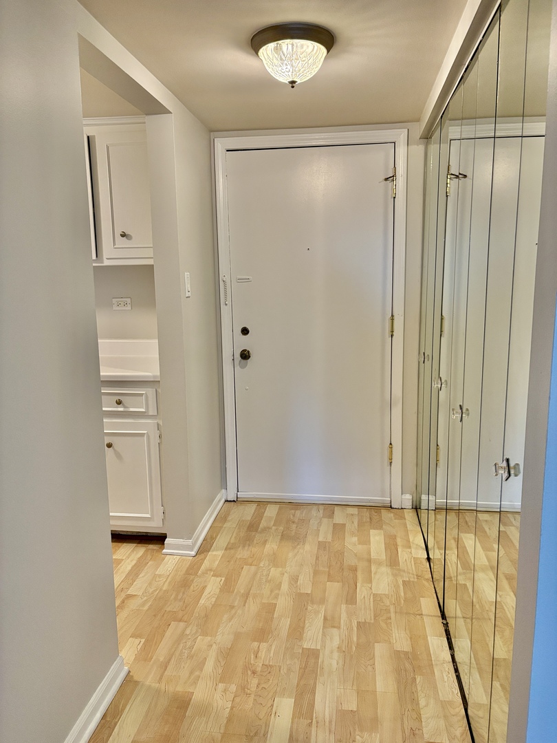 505 Redondo Drive #407, Downers Grove, IL 60516