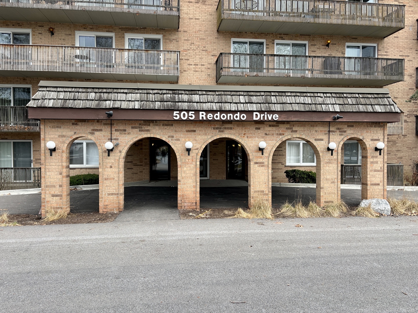 505 Redondo Drive #407, Downers Grove, IL 60516