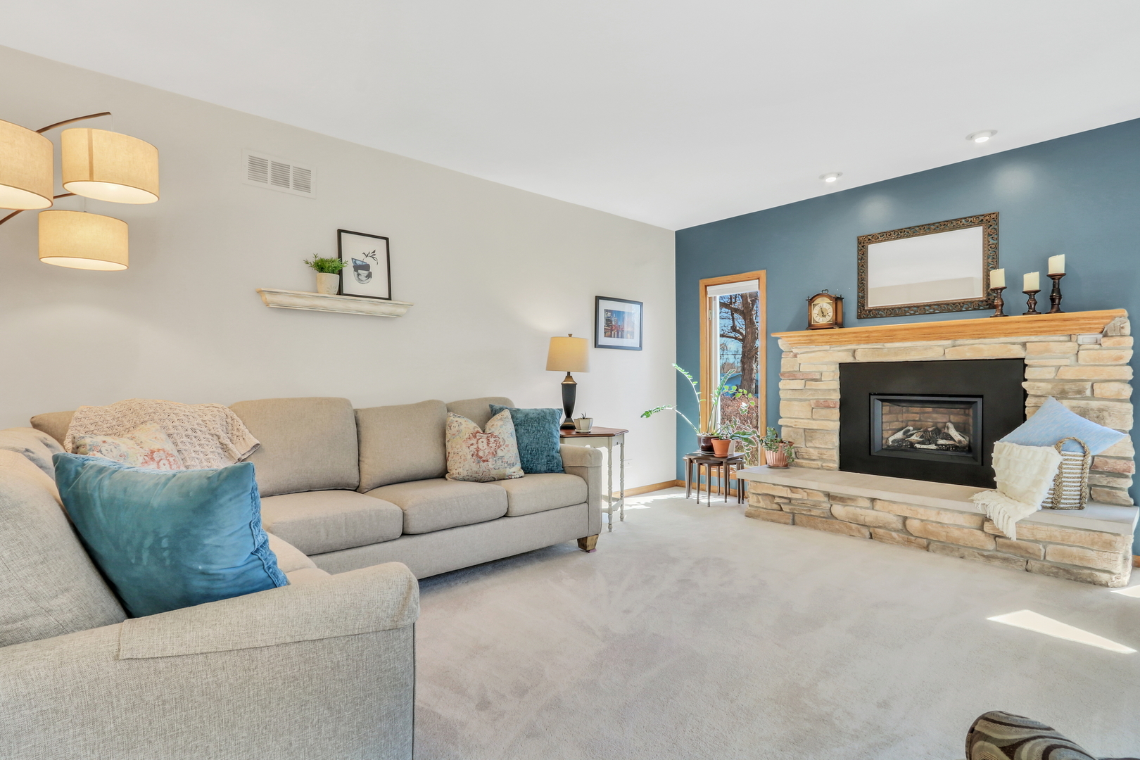 41034 N 1st Street, Antioch, IL 60002