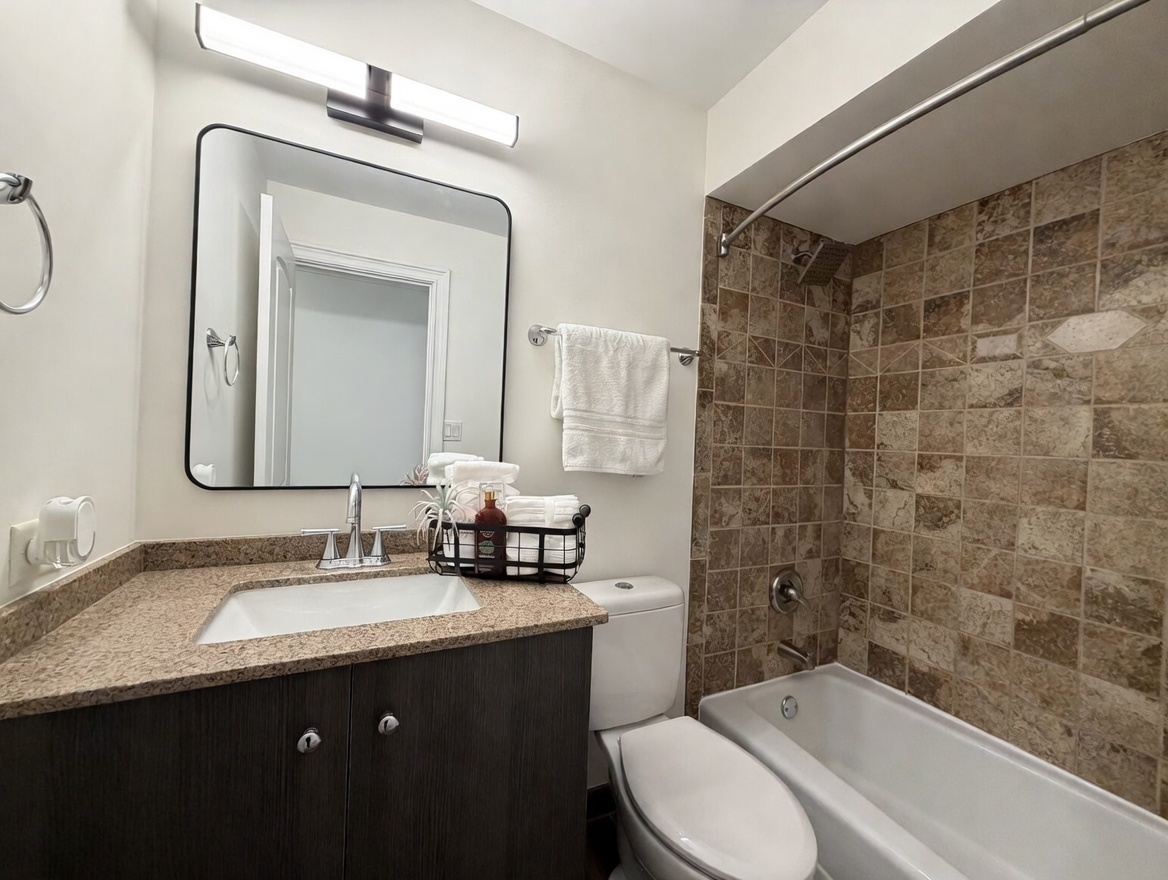 5 Echo Court #12, Vernon Hills, IL 60061