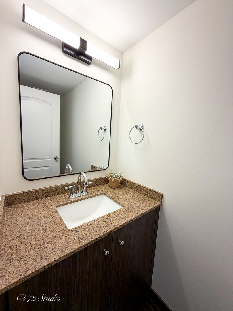 5 Echo Court #12, Vernon Hills, IL 60061