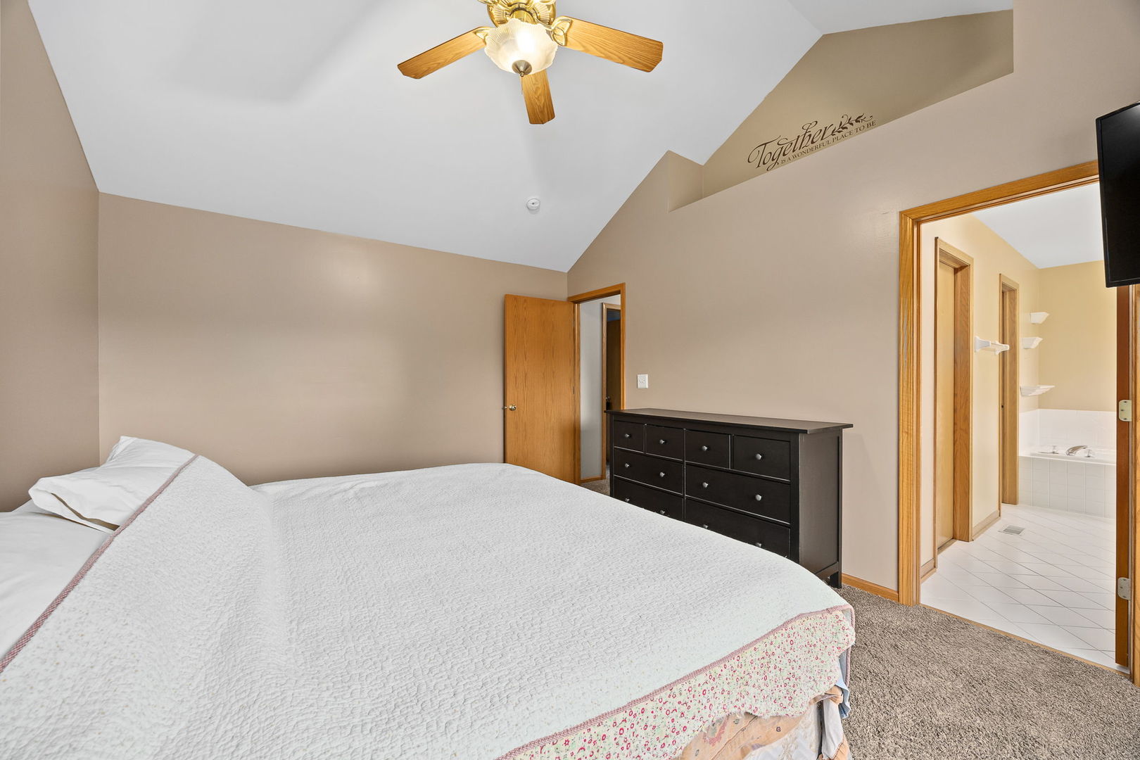 1334 Walsh Drive, Yorkville, IL 60560