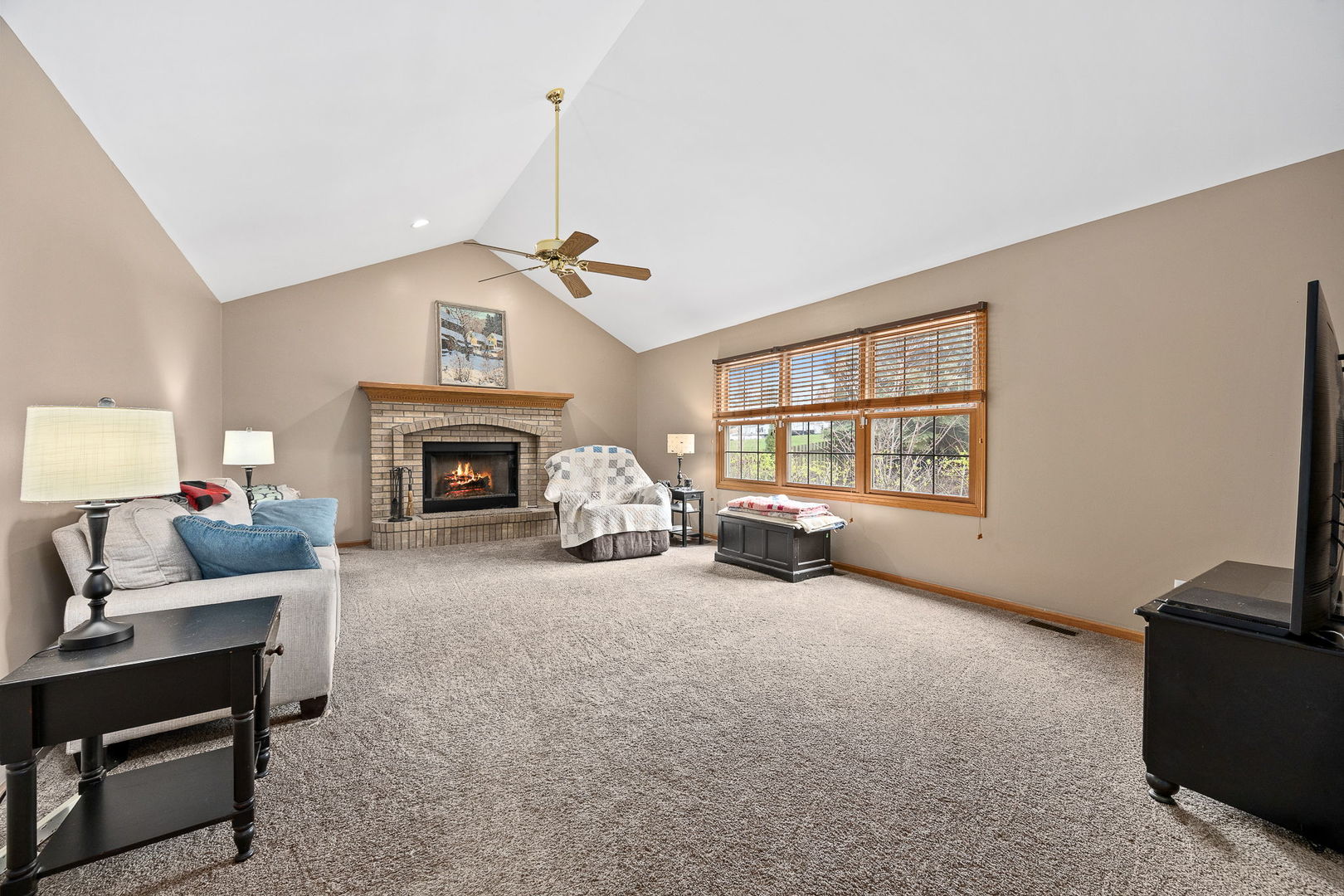 1334 Walsh Drive, Yorkville, IL 60560