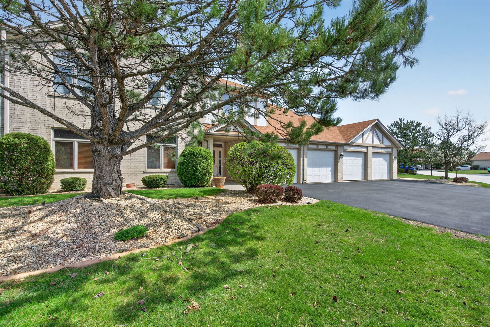 6420 Pine Trail Lane #1, Tinley Park, IL 60477