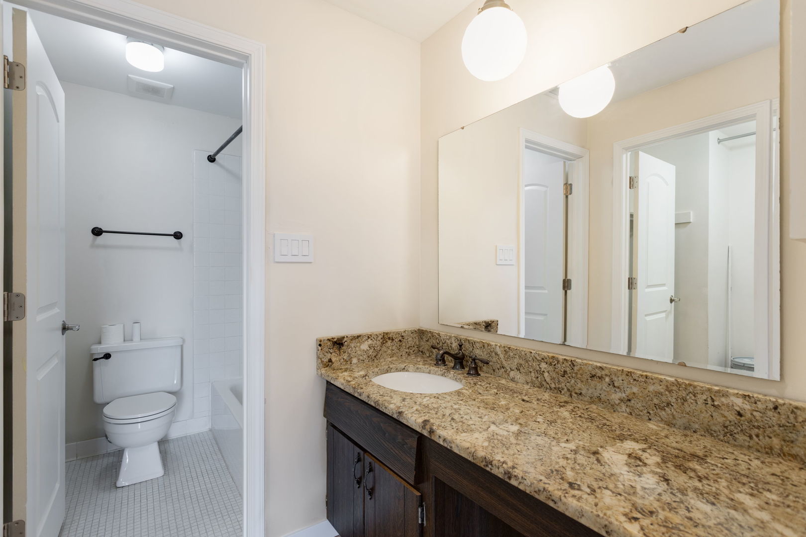 1756 Plymouth Court #B, Wheaton, IL 60189