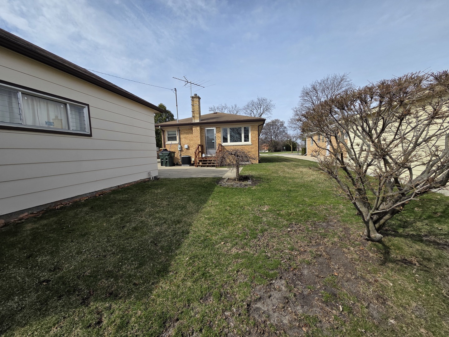 8423 N Shermer Road, Niles, IL 60714