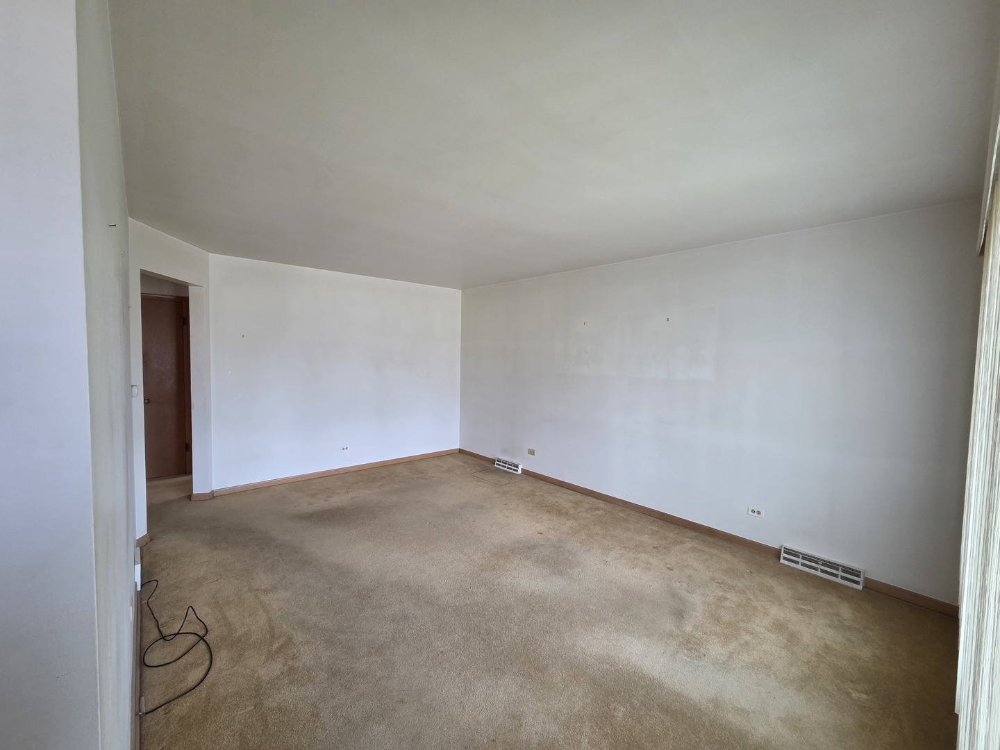 8423 N Shermer Road, Niles, IL 60714