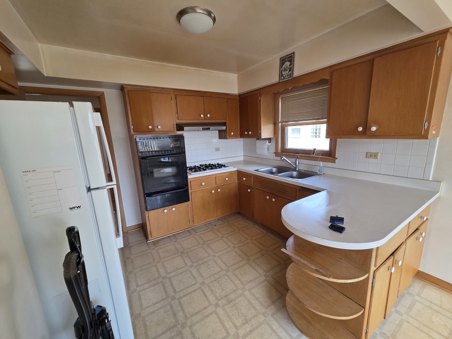 8423 N Shermer Road, Niles, IL 60714