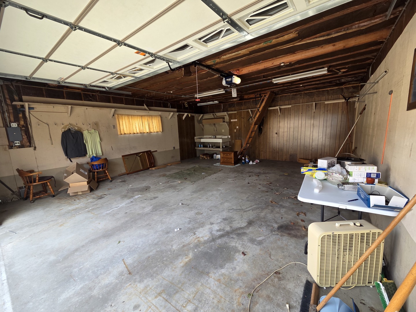 8423 N Shermer Road, Niles, IL 60714