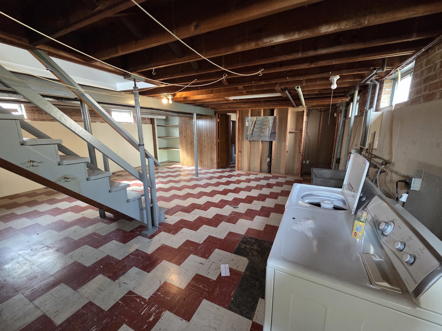 8423 N Shermer Road, Niles, IL 60714