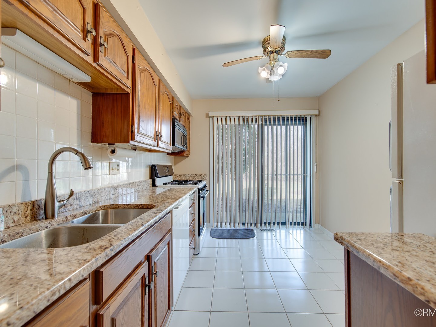 715 Elizabeth Drive #24, Wood Dale, IL 60191