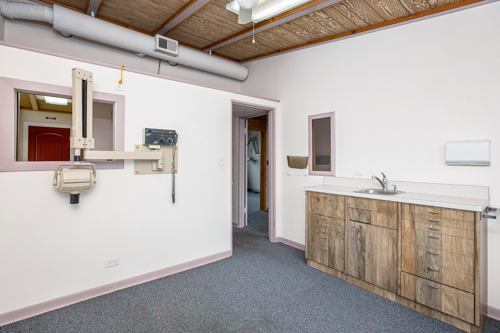 1825 E Roosevelt Road, Wheaton, IL 60187