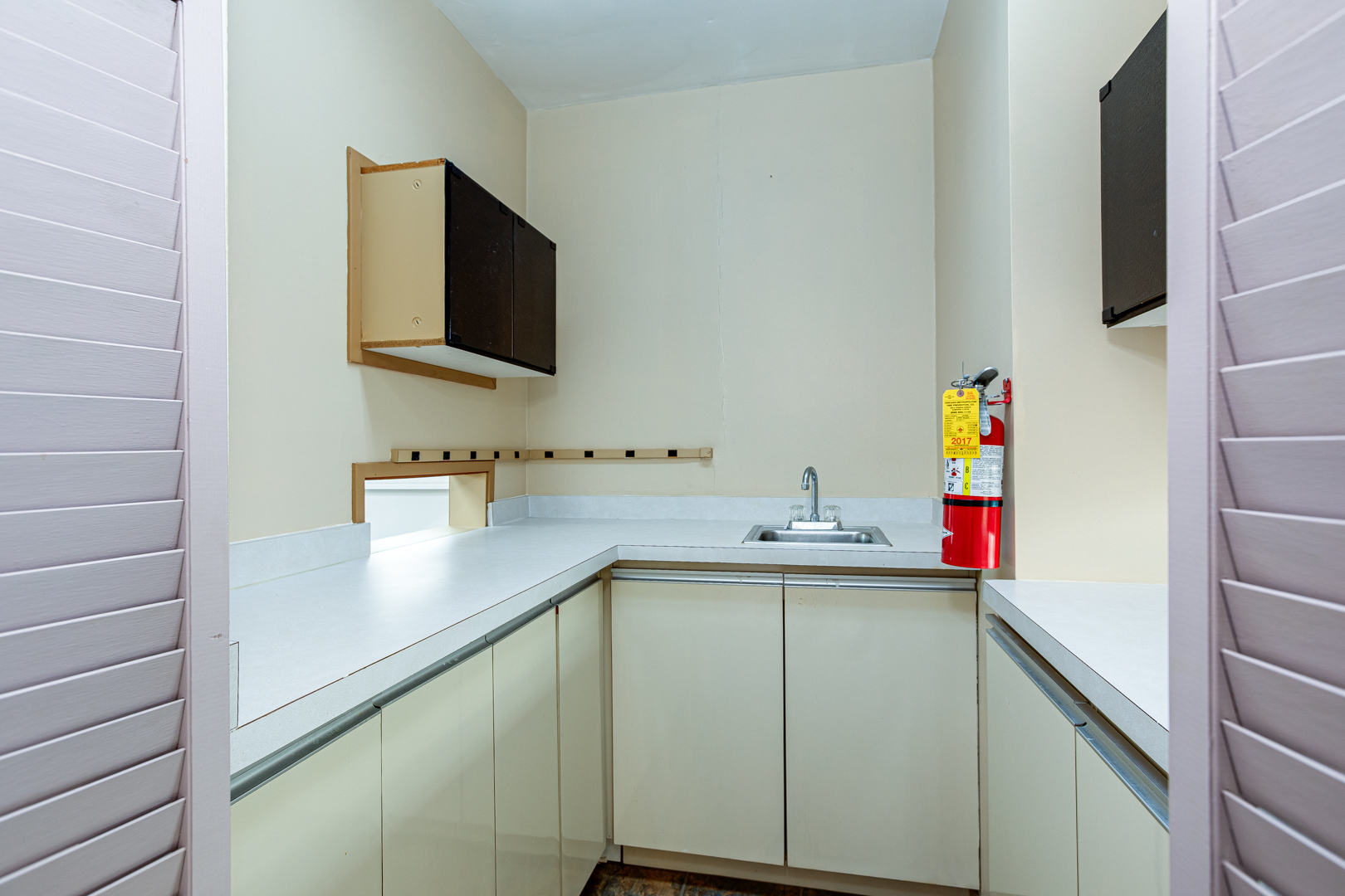 1825 E Roosevelt Road, Wheaton, IL 60187