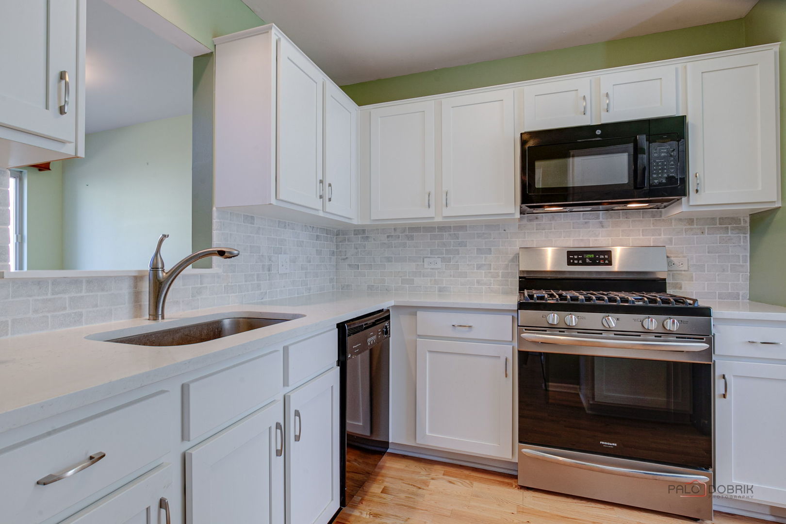 1835 Somerset Court, Gurnee, IL 60031