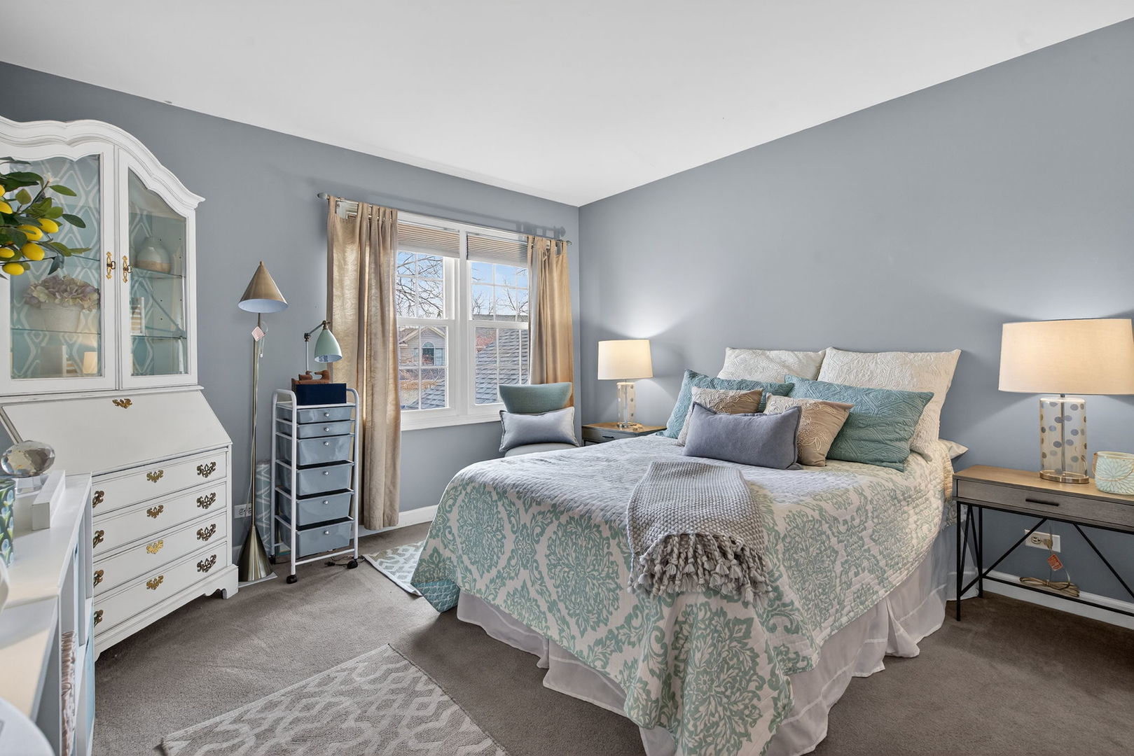 811 King Henry Lane, St. Charles, IL 60174