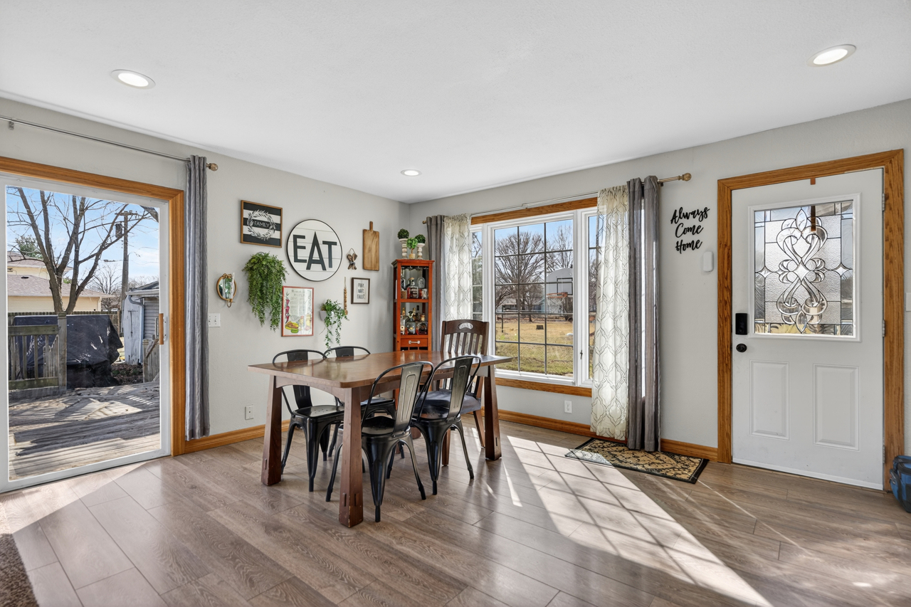 932 W 2nd Street, Byron, IL 61010