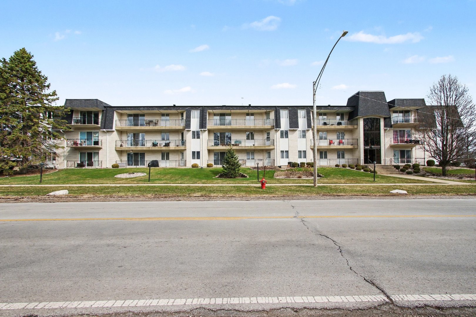 2440 186th Street #B1, Lansing, IL 60438