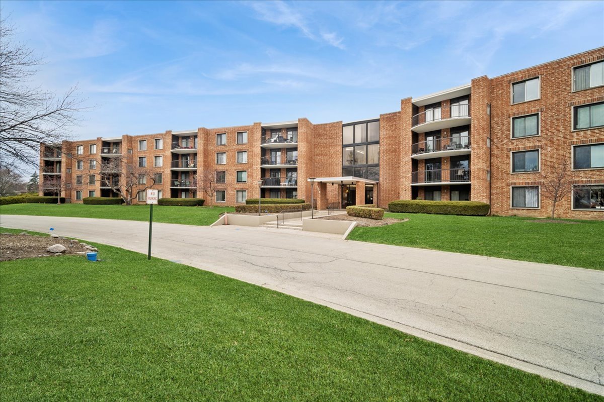 1515 E Central Road #462B, Arlington Heights, IL 60005
