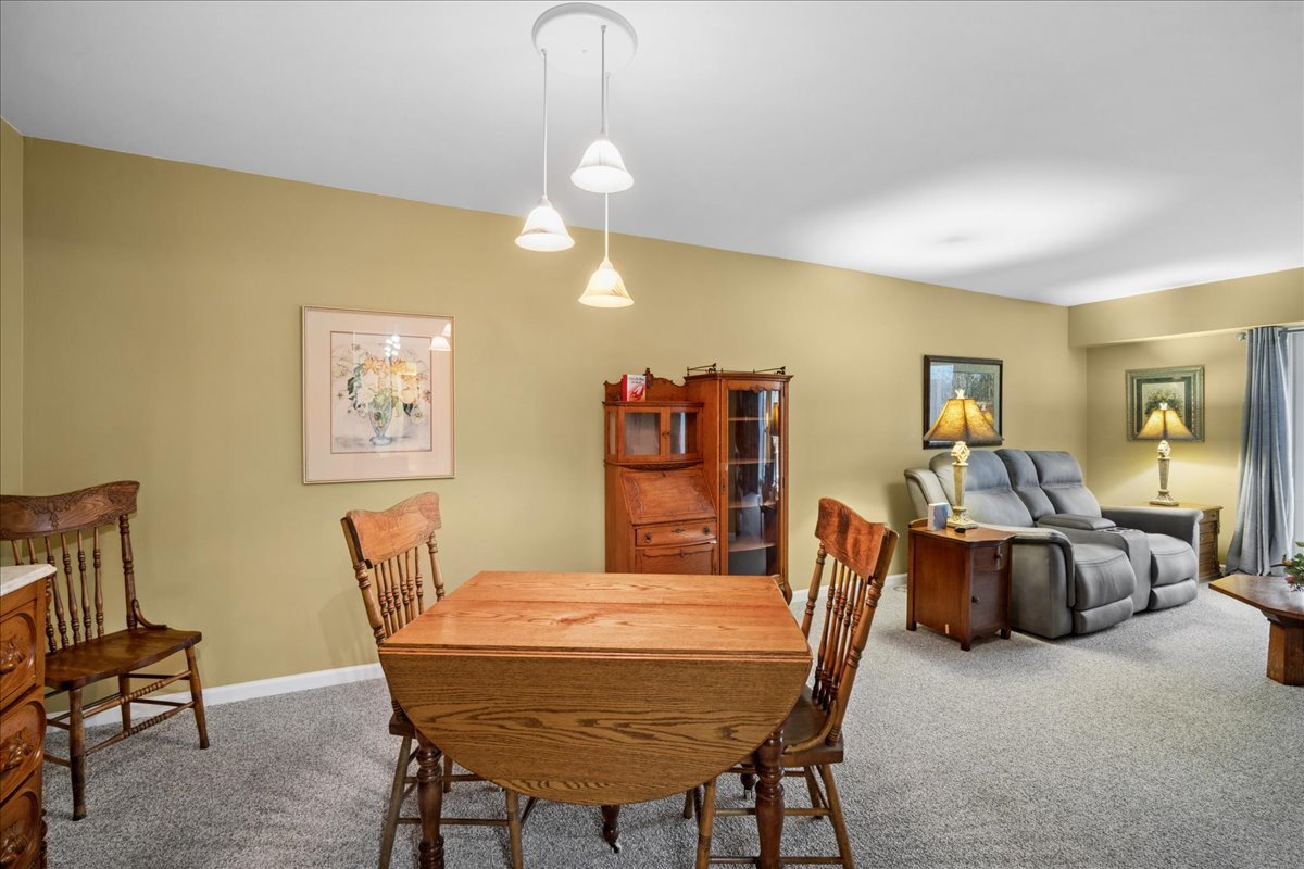 1515 E Central Road #462B, Arlington Heights, IL 60005