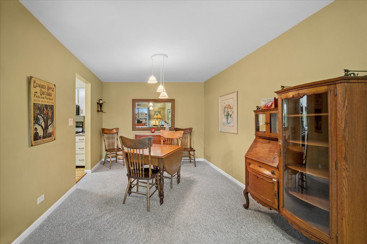 1515 E Central Road #462B, Arlington Heights, IL 60005