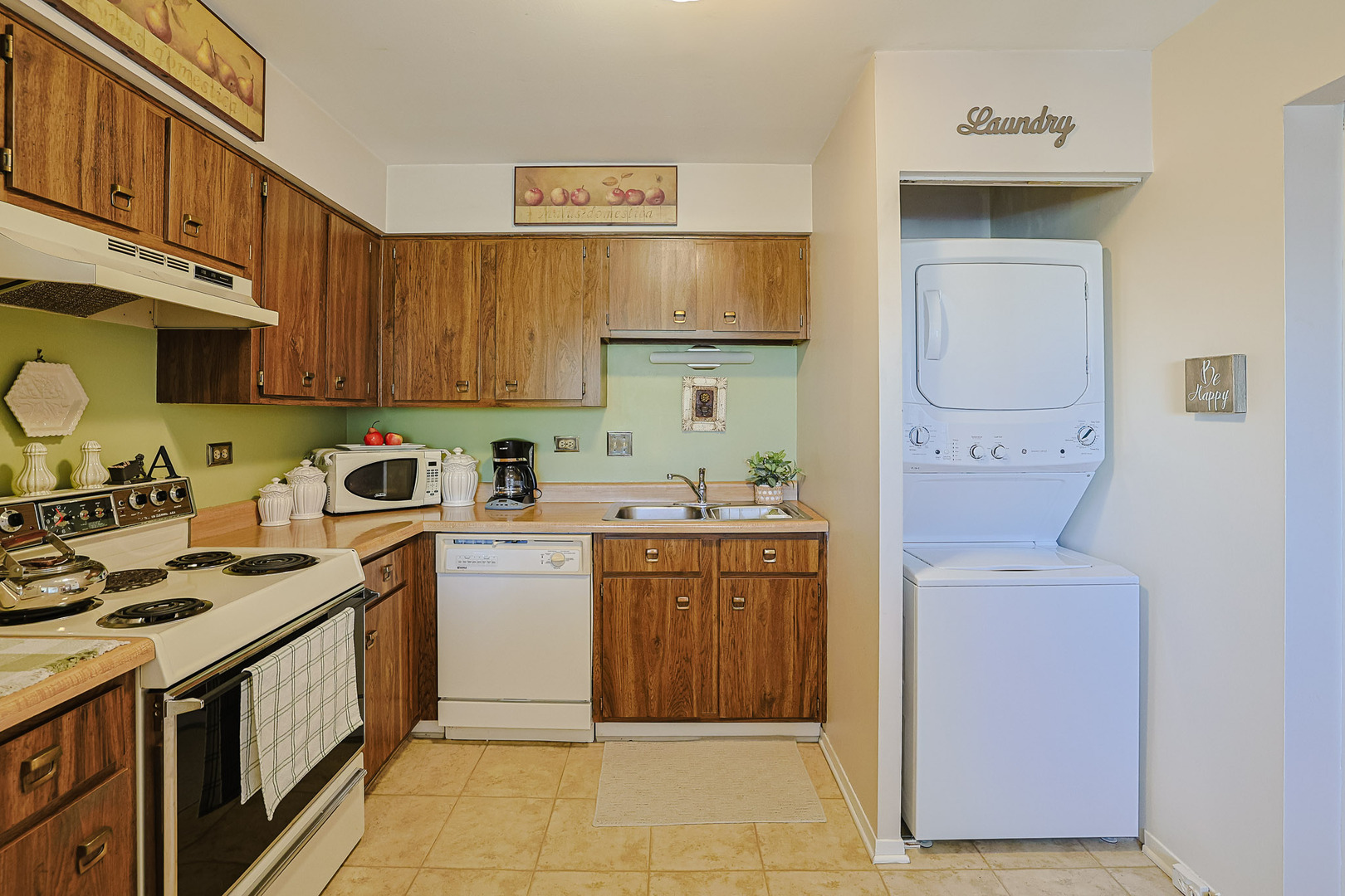 230 Klein Creek Court #F, Carol Stream, IL 60188