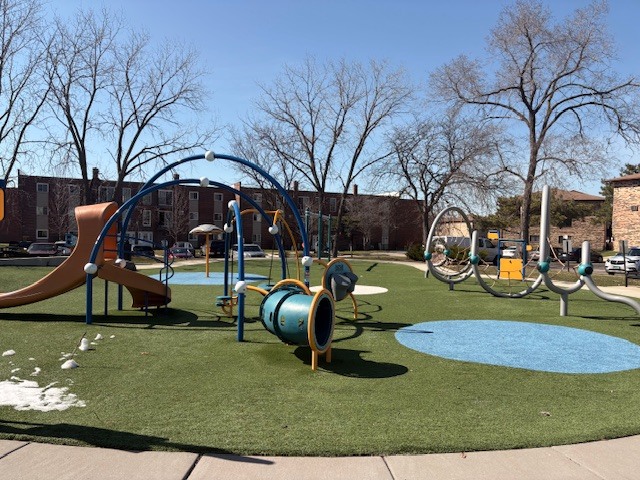 230 Klein Creek Court #F, Carol Stream, IL 60188