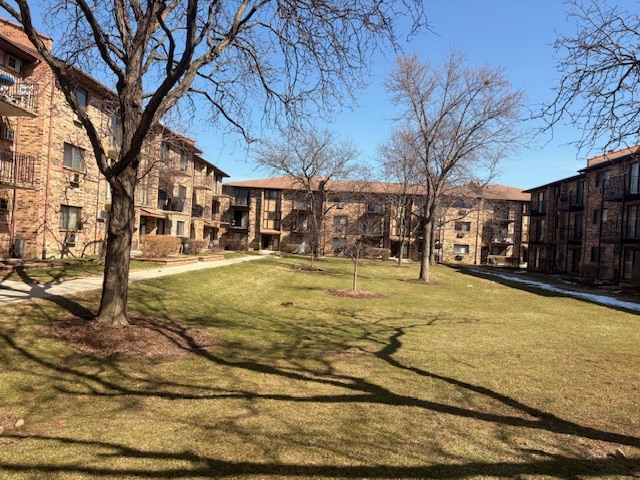 230 Klein Creek Court #F, Carol Stream, IL 60188