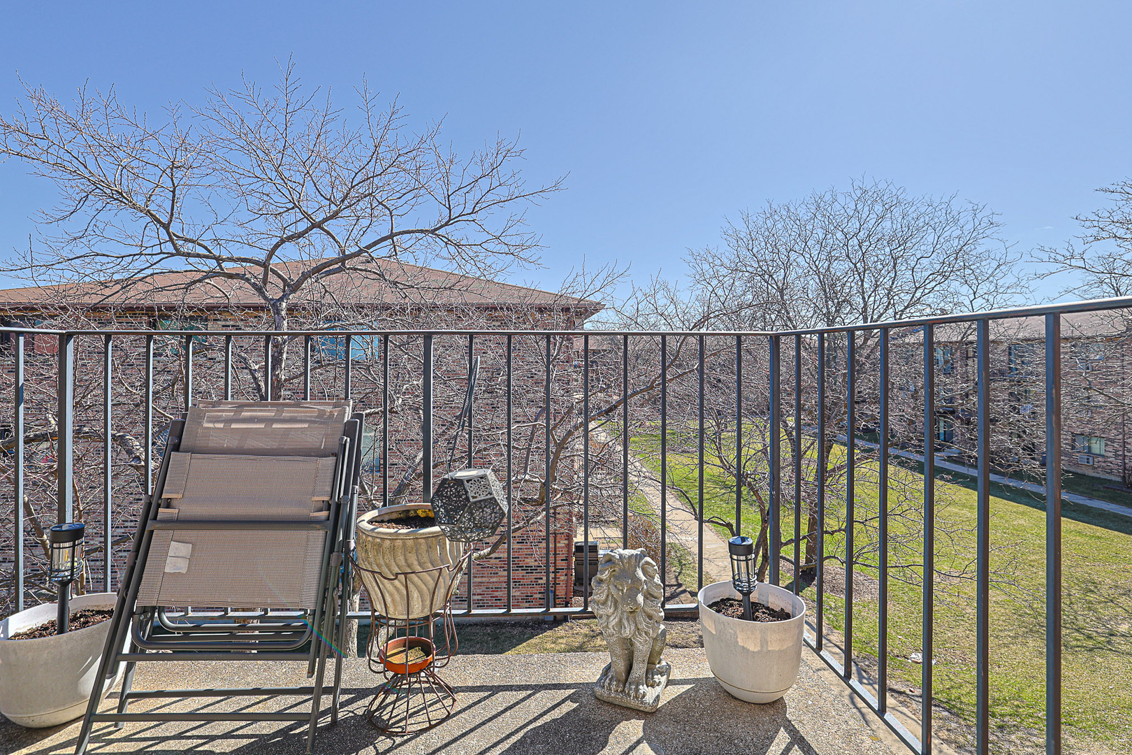 230 Klein Creek Court #F, Carol Stream, IL 60188