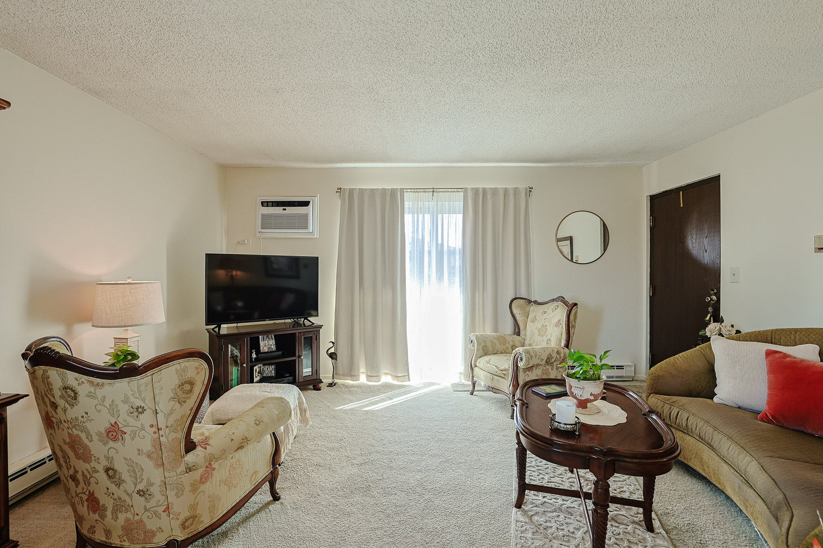 230 Klein Creek Court #F, Carol Stream, IL 60188