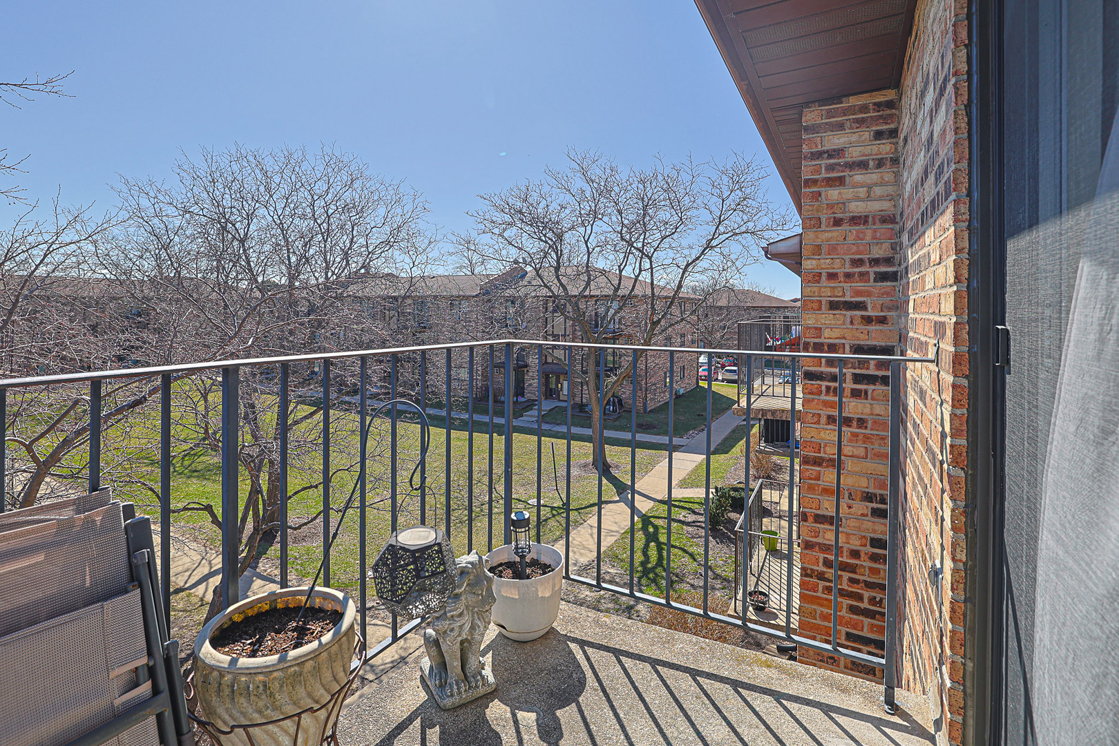 230 Klein Creek Court #F, Carol Stream, IL 60188