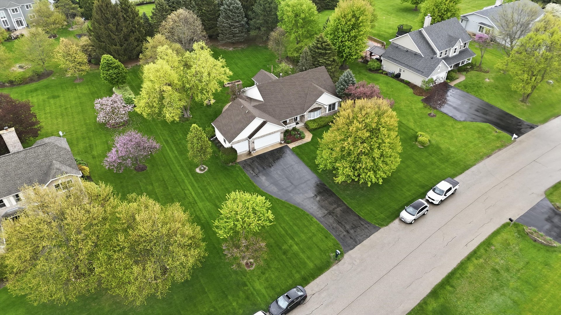 706 Silver Glen Road, McHenry, IL 60050