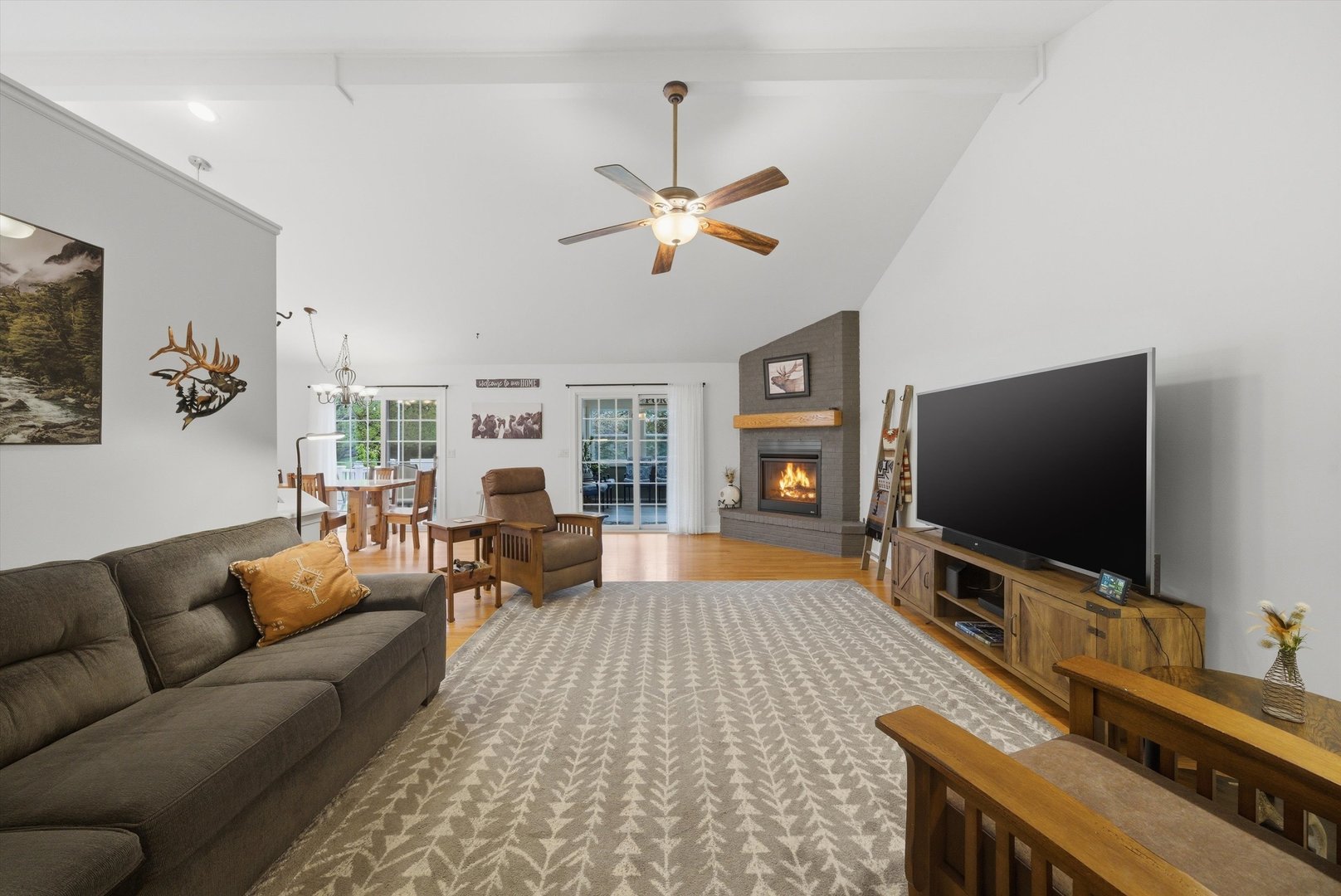 706 Silver Glen Road, McHenry, IL 60050