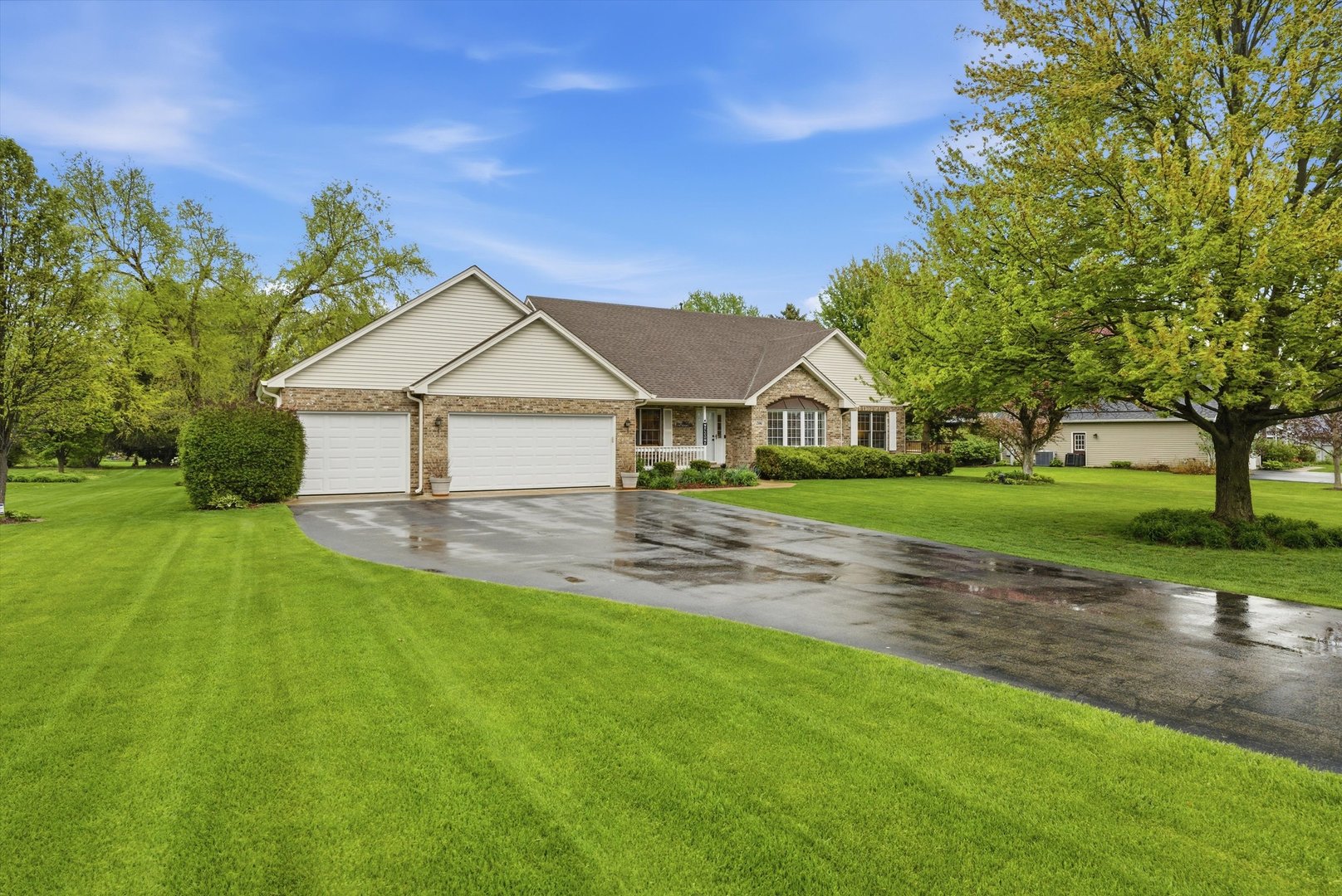 706 Silver Glen Road, McHenry, IL 60050