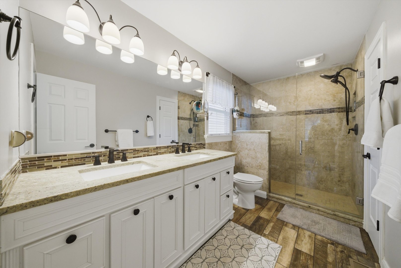 706 Silver Glen Road, McHenry, IL 60050