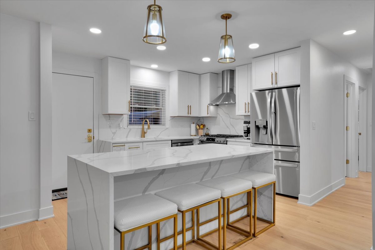 9317 Olcott Avenue, Morton Grove, IL 60053