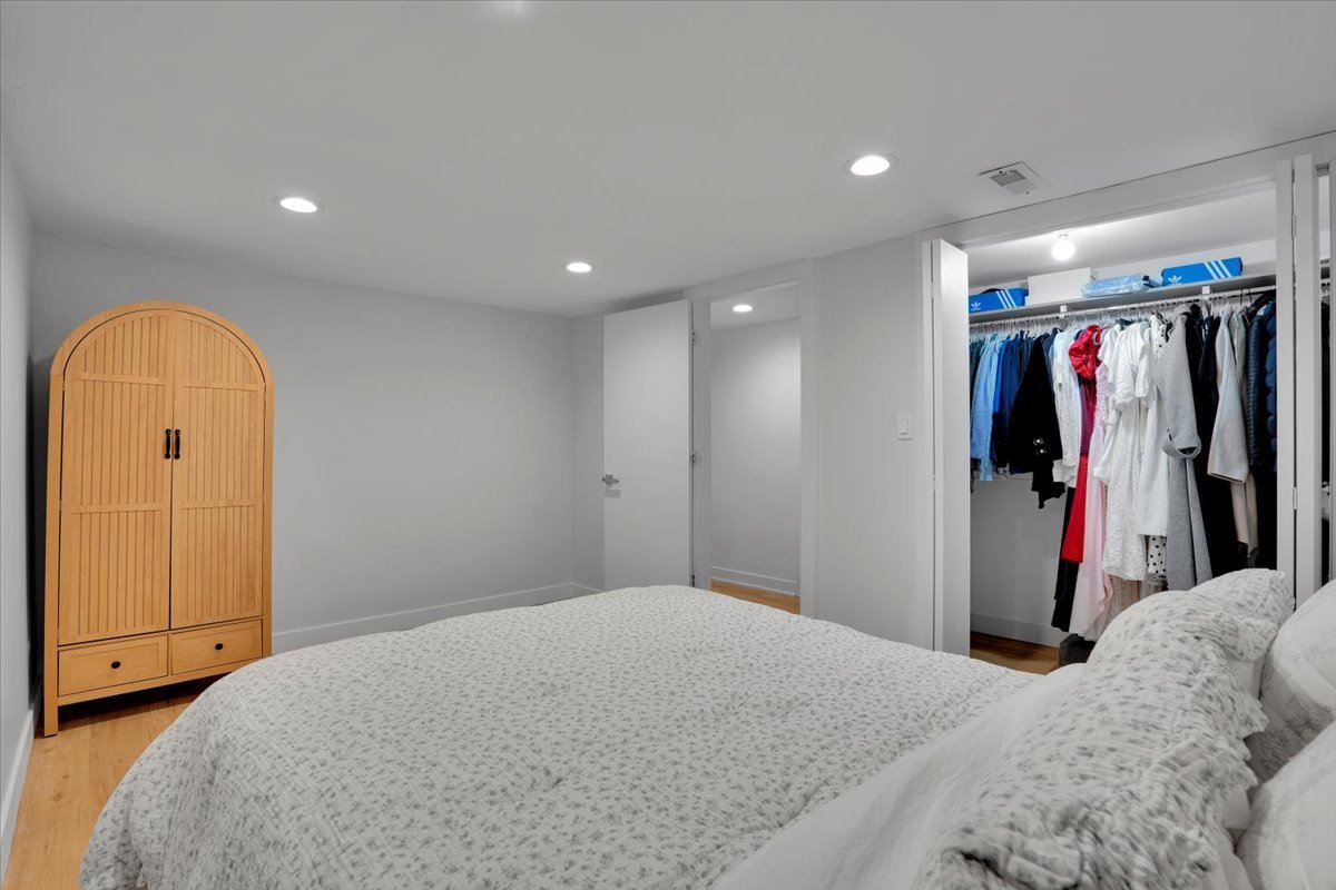 9317 Olcott Avenue, Morton Grove, IL 60053