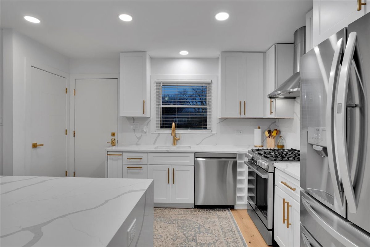 9317 Olcott Avenue, Morton Grove, IL 60053