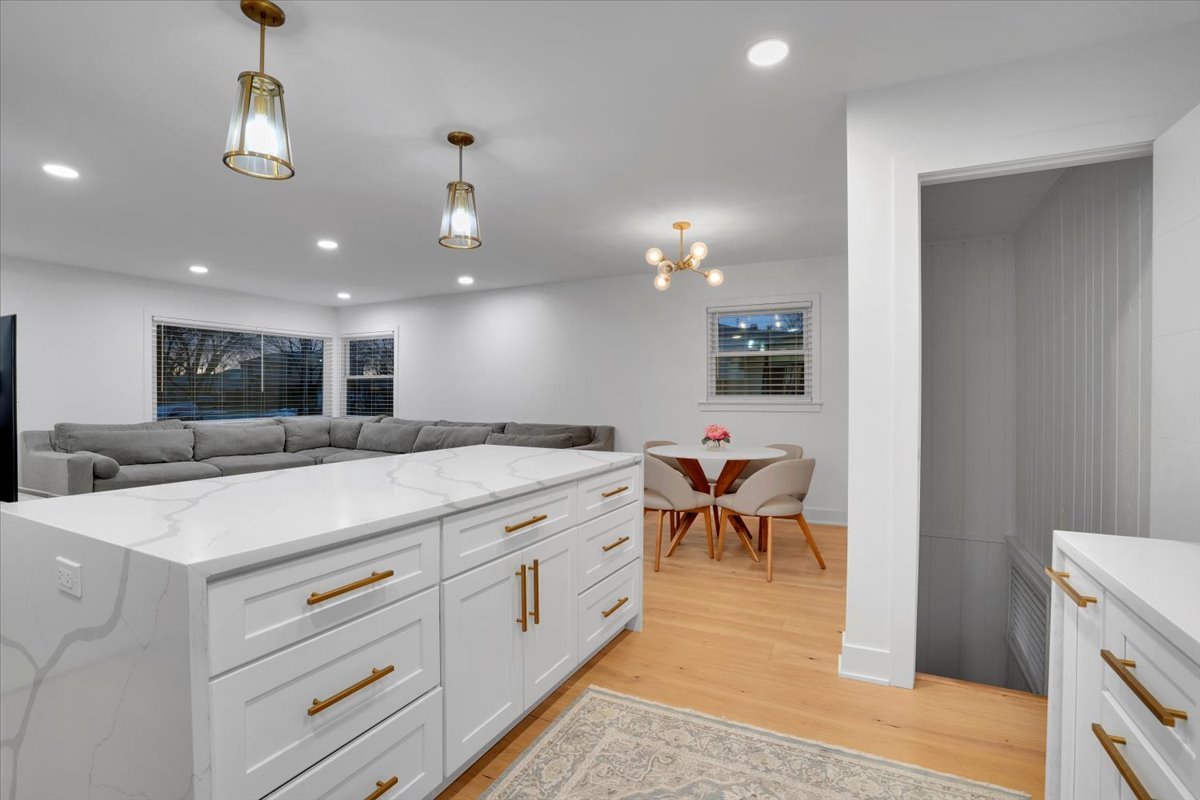 9317 Olcott Avenue, Morton Grove, IL 60053