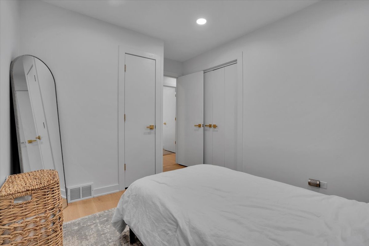 9317 Olcott Avenue, Morton Grove, IL 60053