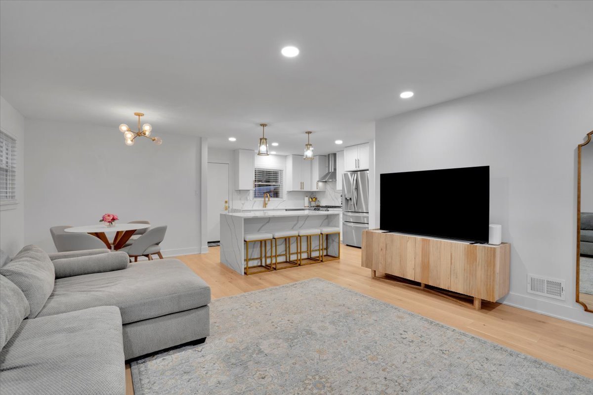 9317 Olcott Avenue, Morton Grove, IL 60053